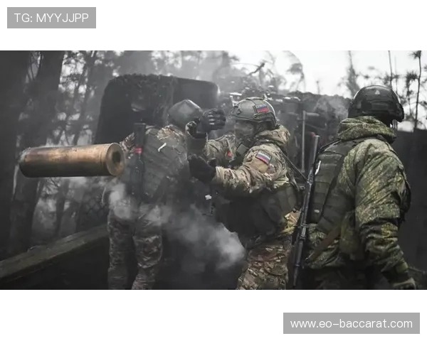 五人精英战术小组突入敌占房间展开激烈反击任务 五人精英战术小组突入敌占房间展开激烈反击任务